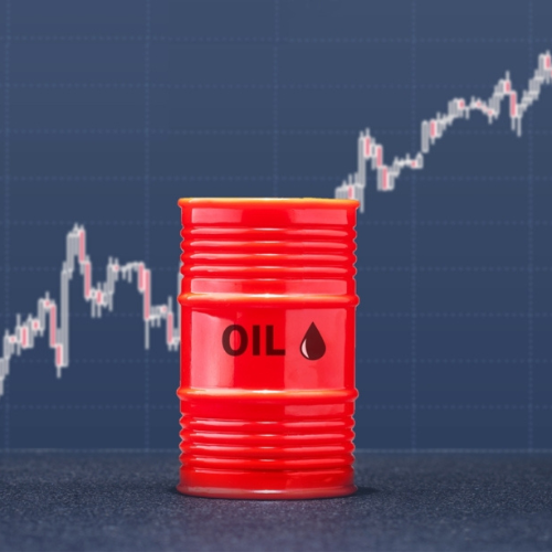 Oil Prices Struggle Amid Weak Demand and Sanctions Uncertainty