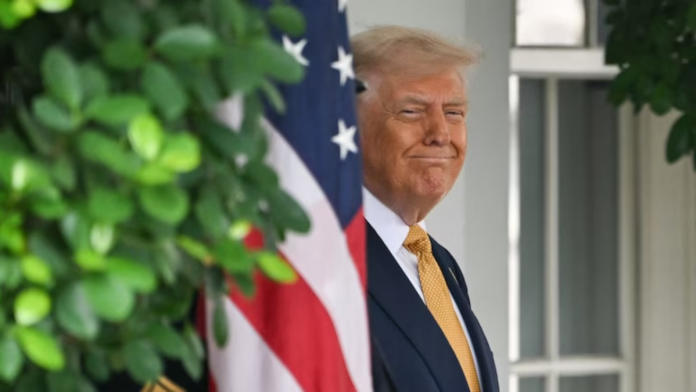 Trump links new tariffs on India and China to joint EU action against Russia